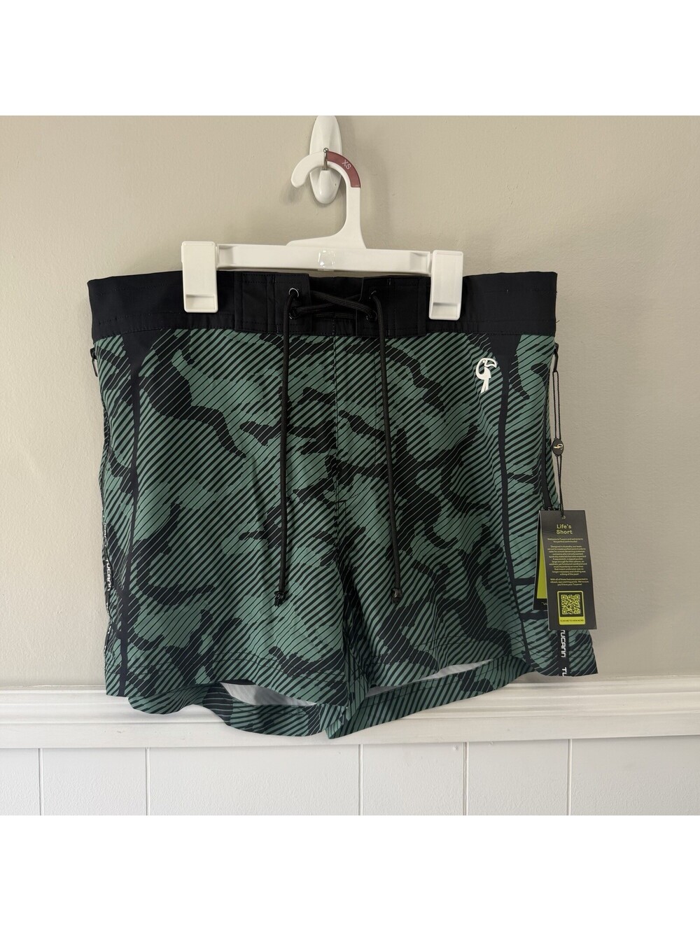 Tucann Men's 5”Swim Trunks Green Camo Board Shorts Zip Pockets Lined Size XL NWT